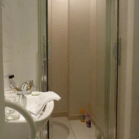Sparrow's Nest Bed and breakfast 4*