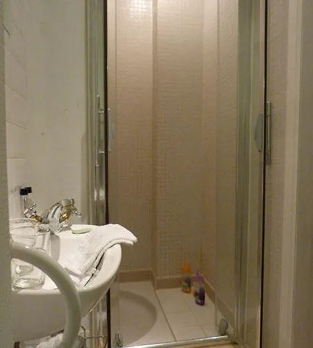 Sparrow's Nest Bed and breakfast 4*